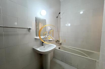 Apartment - 2 Bedrooms - 2 Bathrooms for rent in Al Nasr Street - Al Nasr - Doha