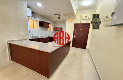 Apartment - 3 Bedrooms - 2 Bathrooms for rent in Al Zubair Bakkar Street - Al Sadd - Doha