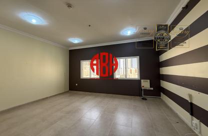 Apartment - 3 Bedrooms - 2 Bathrooms for rent in Al Zubair Bakkar Street - Al Sadd - Doha