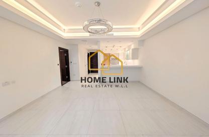 Apartment - 1 Bedroom - 2 Bathrooms for rent in Gewan Island - The Pearl Island - Doha