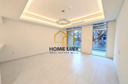 Apartment - 1 Bedroom - 2 Bathrooms for rent in Gewan Island - The Pearl Island - Doha