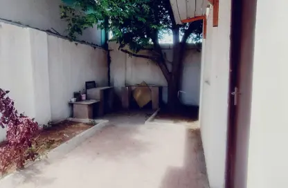 Villa - Studio - 1 Bathroom for rent in Al Sadd - Doha