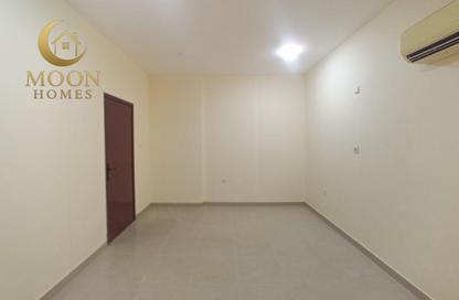 Apartment - 2 Bedrooms - 2 Bathrooms for rent in Muntazah 7 - Al Muntazah - Doha