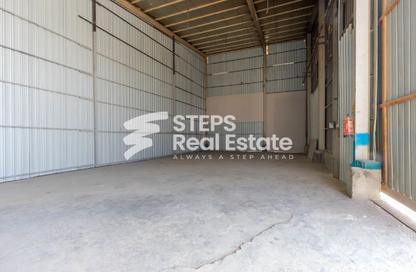 Warehouse - Studio - 1 for rent in East Industrial Street - Birkat Al Awamer - Al Wakra