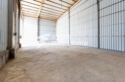 Warehouse - Studio - 1 for rent in East Industrial Street - Birkat Al Awamer - Al Wakra