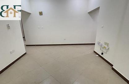 Apartment - 3 Bedrooms - 3 Bathrooms for rent in Muntazah 7 - Al Muntazah - Doha