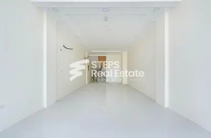 Shop - Studio - 1 Bathroom for rent in East Industrial Street - Birkat Al Awamer - Al Wakra