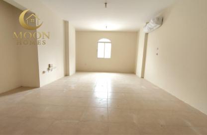Apartment - 3 Bedrooms - 2 Bathrooms for rent in Al Mansoura - Al Mansoura - Doha