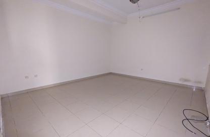Apartment - 1 Bedroom - 1 Bathroom for rent in Umm Ghuwailina 4 - Umm Ghuwailina - Doha