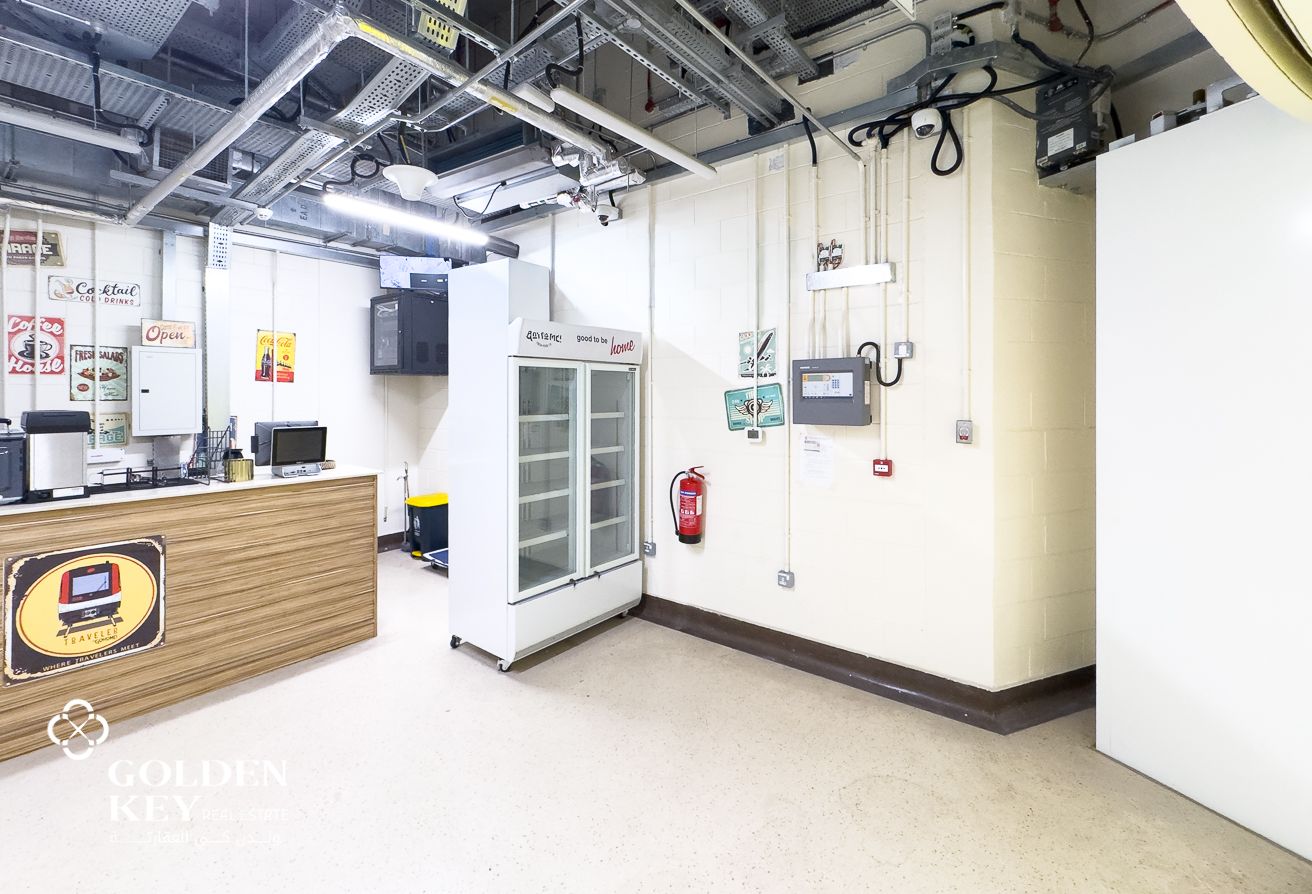 Shop for Rent in Busy Metro Hall – Legtaifiya