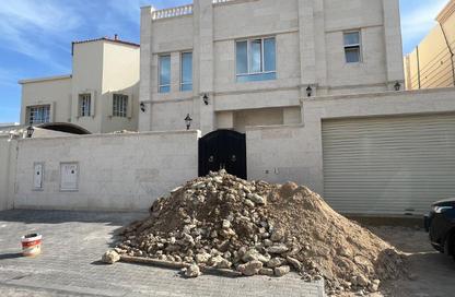 Villa - 7+ Bedrooms - 7+ Bathrooms for sale in Al Thumama - Al Thumama - Doha