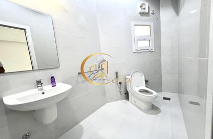Apartment - 2 Bedrooms - 3 Bathrooms for rent in Fereej Kulaib - Doha