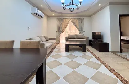 Apartment - 2 Bedrooms - 2 Bathrooms for rent in Bin Dirham 2 - Al Mansoura - Doha