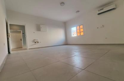 Apartment - 2 Bedrooms - 2 Bathrooms for rent in Fereej Kulaib - Doha