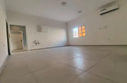 Apartment - 2 Bedrooms - 2 Bathrooms for rent in Fereej Kulaib - Doha