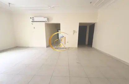 Apartment - 3 Bedrooms - 3 Bathrooms for rent in Bin Omran 35 - Fereej Bin Omran - Doha