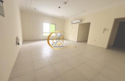 Apartment - 3 Bedrooms - 3 Bathrooms for rent in Bin Omran 35 - Fereej Bin Omran - Doha