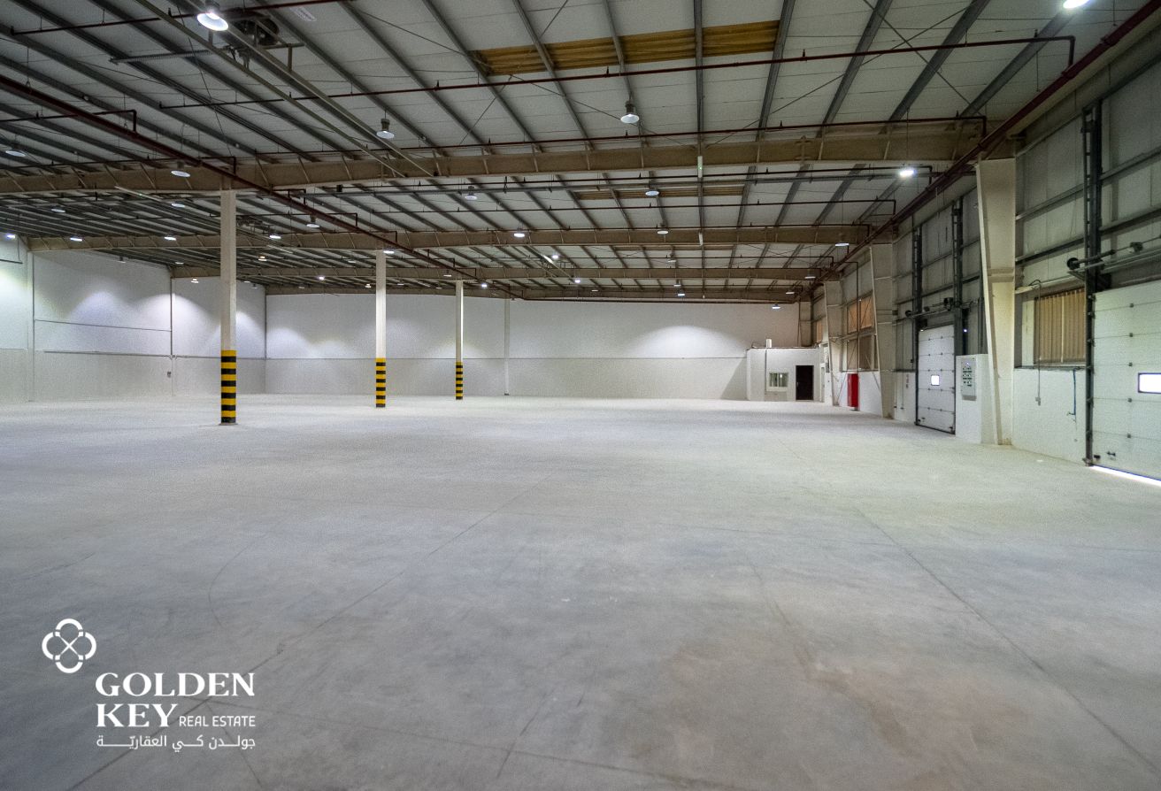 Ventilated Warehouse with Office – Umm Salal