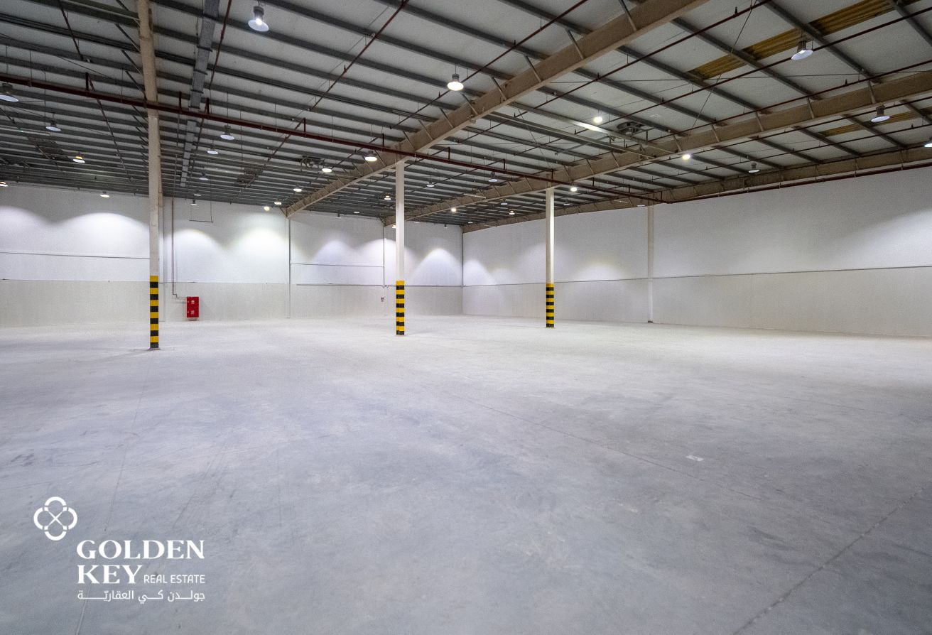 Ventilated Warehouse with Office – Umm Salal