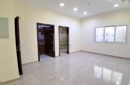 Apartment - 2 Bedrooms - 2 Bathrooms for rent in Umm Ghuwailina 4 - Umm Ghuwailina - Doha