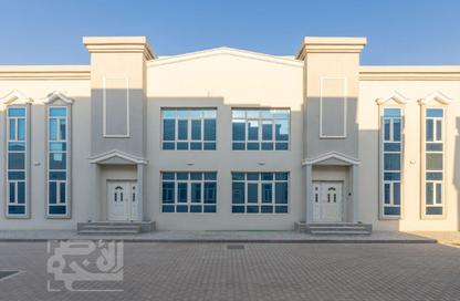 Villa - 4 Bedrooms - 4 Bathrooms for rent in Muraikh - AlMuraikh - Doha