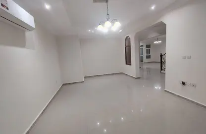 Villa - 4 Bedrooms - 4 Bathrooms for rent in Wadi Al Markh - Muraikh - AlMuraikh - Doha