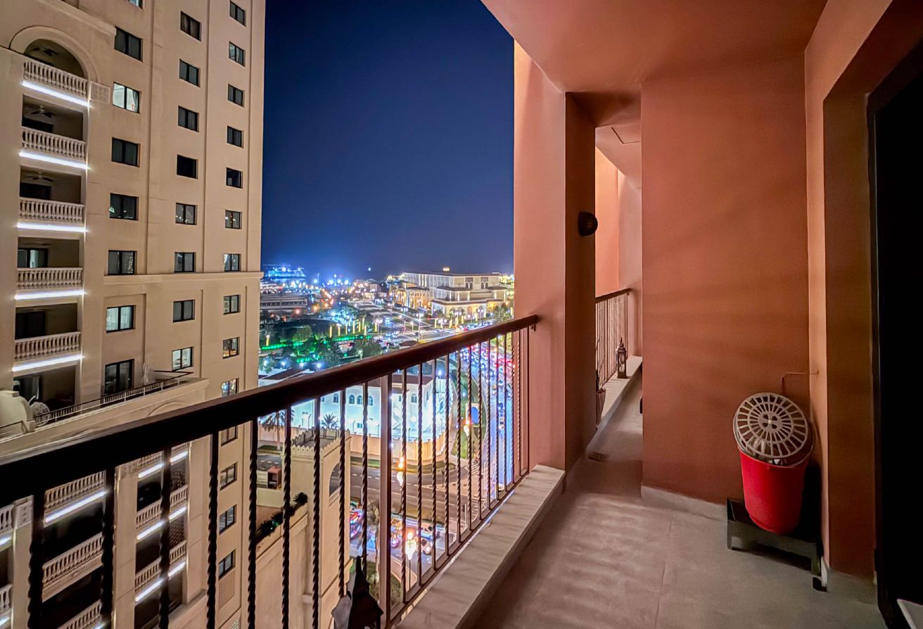 2 Bedroom Townhouse for Rent with Balcony