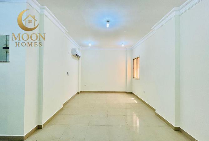 58043109 - Property Main Image