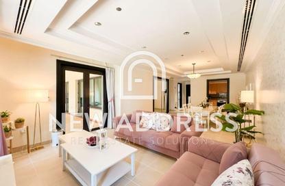 Apartment - 2 Bedrooms - 3 Bathrooms for sale in Porto Arabia Townhouses - Porto Arabia - The Pearl Island - Doha