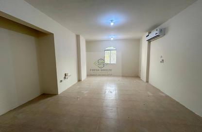 Apartment - 3 Bedrooms - 2 Bathrooms for rent in Bin Dirham 1 - Al Mansoura - Doha