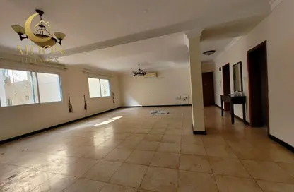 Apartment - 3 Bedrooms - 3 Bathrooms for rent in Al Mansoura - Al Mansoura - Doha