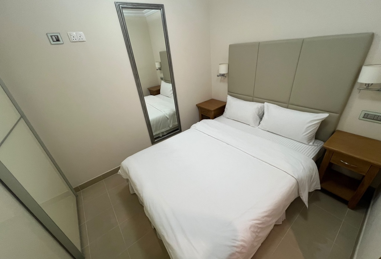 LUXURIOUS FURNISHED STUDIO WITH BILLS BEACH ACCESS thumbnail 6