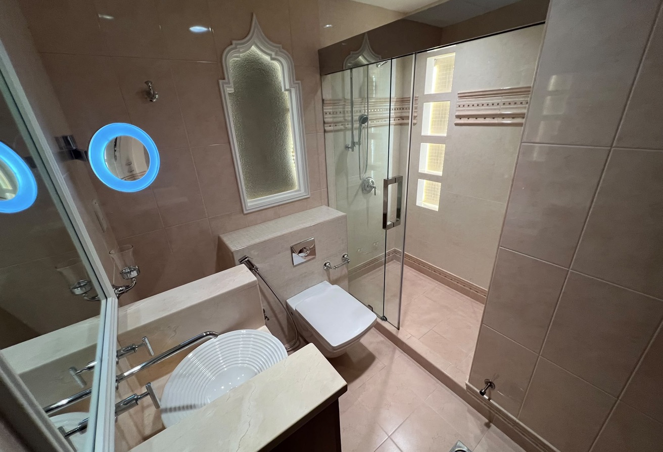 LUXURIOUS FURNISHED STUDIO WITH BILLS BEACH ACCESS thumbnail 10