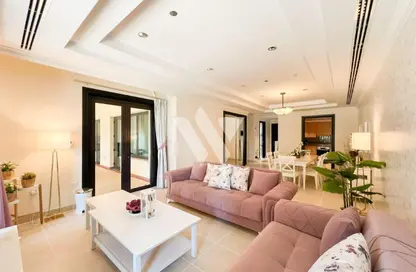 Apartment - 2 Bedrooms - 3 Bathrooms for sale in East Porto Drive - Porto Arabia - The Pearl Island - Doha