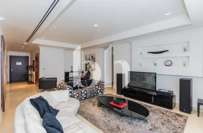 Apartment - 2 Bedrooms - 3 Bathrooms for sale in West Porto Drive - Porto Arabia - The Pearl Island - Doha