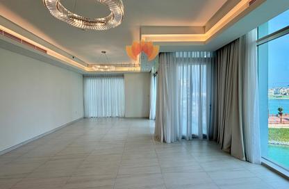 Apartment - 3 Bedrooms - 5 Bathrooms for rent in Crystal Residence - Gewan Island - The Pearl Island - Doha