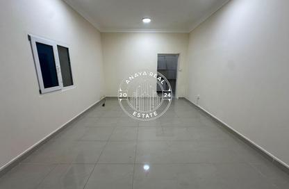 Apartment - Studio - 1 for rent in Al Azizia Street - Al Aziziyah - Doha Apartment - Studio - 1 for rent in Al Azizia Street - Al Aziziyah - Doha