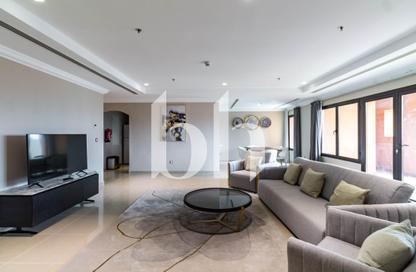 Apartment - 3 Bedrooms - 4 Bathrooms for rent in West Porto Drive - Porto Arabia - The Pearl Island - Doha Apartment - 3 Bedrooms - 4 Bathrooms for rent in West Porto Drive - Porto Arabia - The Pearl Island - Doha