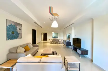 Apartment - 1 Bedroom - 2 Bathrooms for rent in West Porto Drive - Porto Arabia - The Pearl Island - Doha