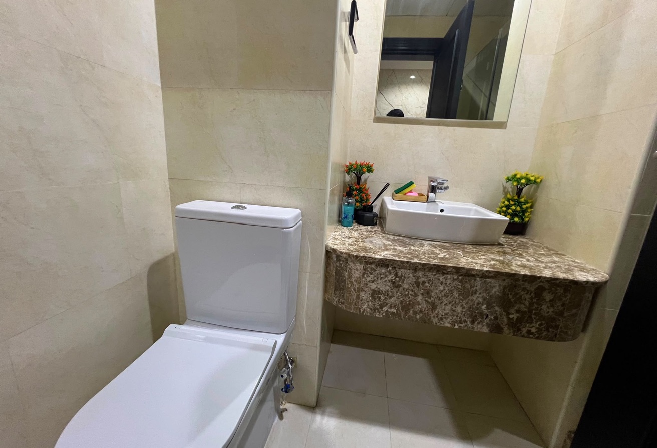 2+maid Porto Arabia spacious furnished 12500 inclu thumbnail 16