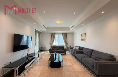 Apartment - 2 Bedrooms - 3 Bathrooms for rent in West Porto Drive - Porto Arabia - The Pearl Island - Doha