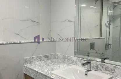 Apartment - 2 Bedrooms - 3 Bathrooms for sale in Marina Tower 02 - Marina District - Lusail