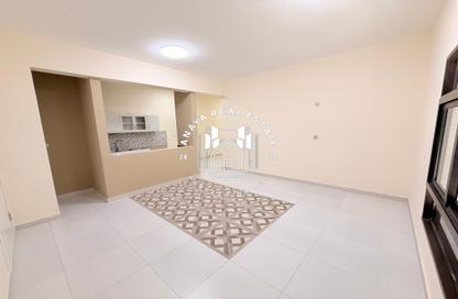 Villa - 2 Bedrooms - 2 Bathrooms for rent in Umm Al Seneem Street - Ain Khaled - Doha