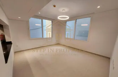 Apartment - 3 Bedrooms - 4 Bathrooms for rent in Al Khair Tower - Corniche Road - Corniche Road - Doha