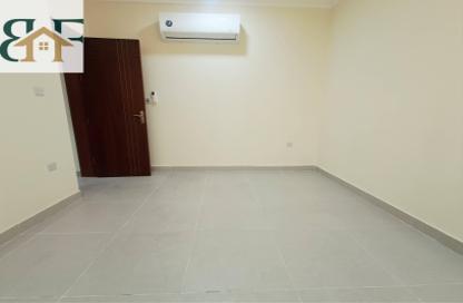 Apartment - 2 Bedrooms - 2 Bathrooms for rent in Umm Ghwailina Comm - Umm Ghuwalina - Umm Ghuwailina - Doha Apartment - 2 Bedrooms - 2 Bathrooms for rent in Umm Ghwailina Comm - Umm Ghuwalina - Umm Ghuwailina - Doha