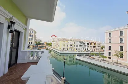 Apartment - 3 Bedrooms - 3 Bathrooms for rent in Carnaval - Qanat Quartier - The Pearl Island - Doha