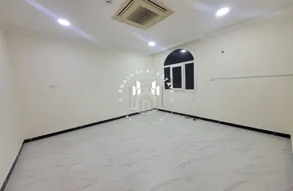 Villa - Studio - 1 Bathroom for rent in Al Aziziyah - Al Aziziyah - Doha