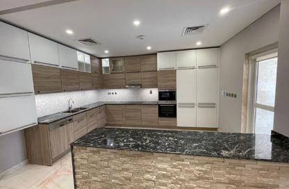 Compound - 4 Bedrooms - 5 Bathrooms for rent in Mamoura 18 - Al Maamoura - Doha