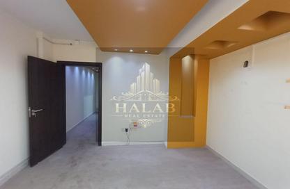 Office Space - 3 Bedrooms - 2 Bathrooms for rent in Souk Al gharaffa - Al Gharrafa - Doha