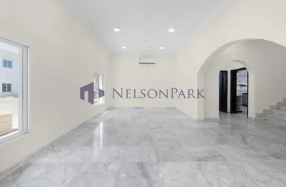 مجمع سكني - 5 غرف نوم - 6 حمامات للايجار في شارع الوعب - الوعب - الدوحة